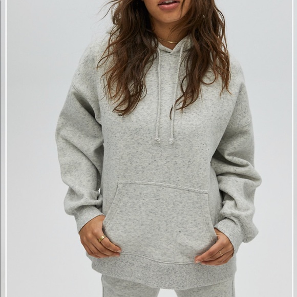 Aritzia TNA boyfriend hoodie oversized - Picture 2 of 6